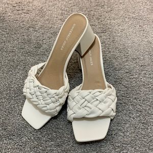 Sincerely Jules White Block-Heel Sandals // Size 8